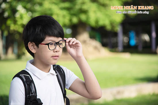 Cận thị học đường sẽ phát triển rất nhanh nếu không chăm sóc mắt tốt