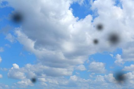 Đục dịch kính và đục thủy tinh thể có phải là một?