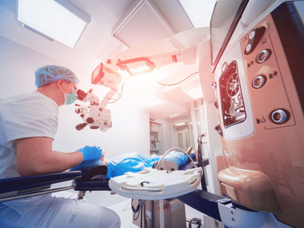 Mổ đục thủy tinh thể một mắt nên bổ sung vi chất để tránh đục bao sau